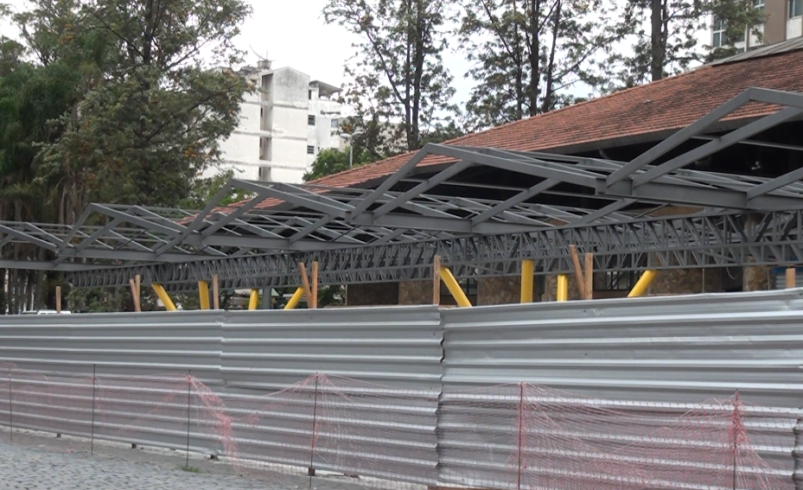 Obras de ampliação da cobertura da Estação Livre são interrompidas