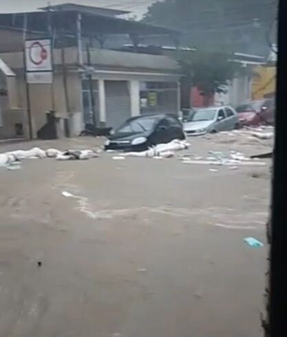 Chuva forte causa estragos por Nova Friburgo