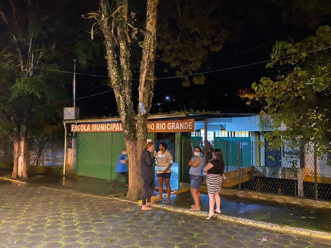 Famílias são abrigadas em ponto de apoio em Riograndina