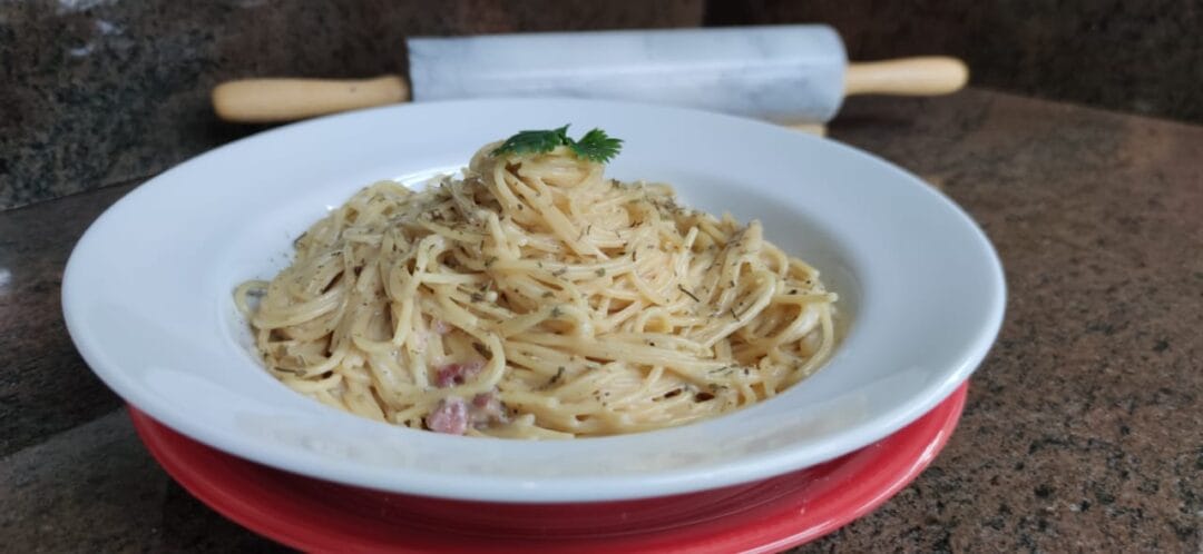 Espaguete à carbonara