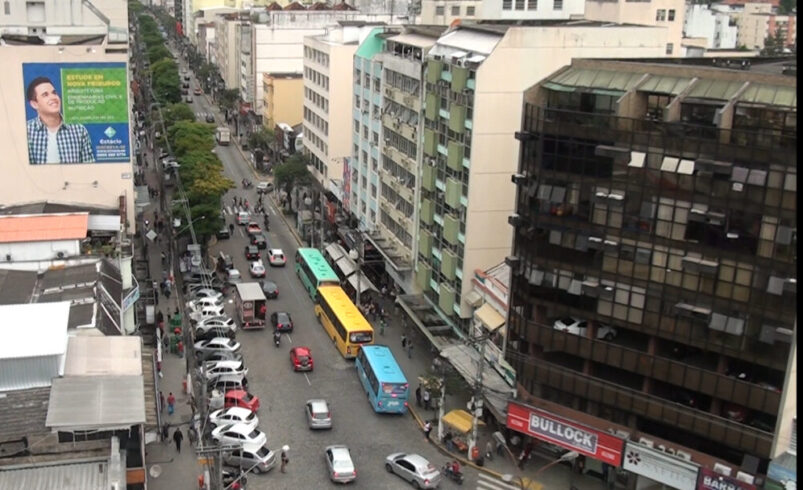 Lojas podem abrir nos feriados de 15 e 20 de novembro