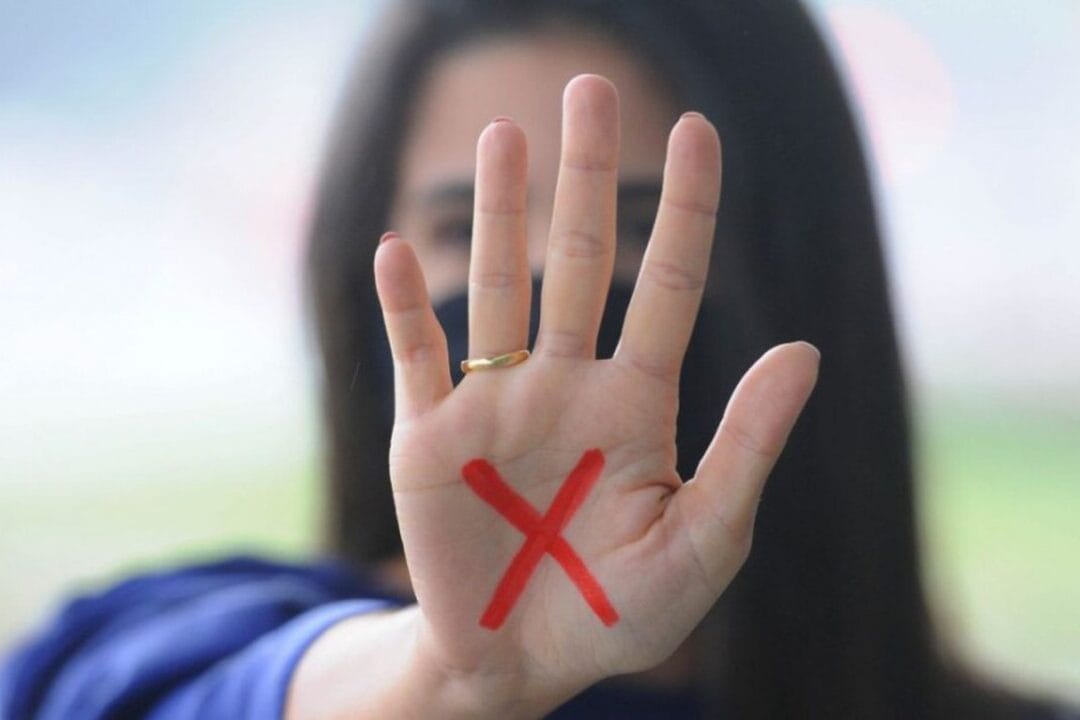 Lei federal: “Sinal Vermelho” para a violência contra a mulher