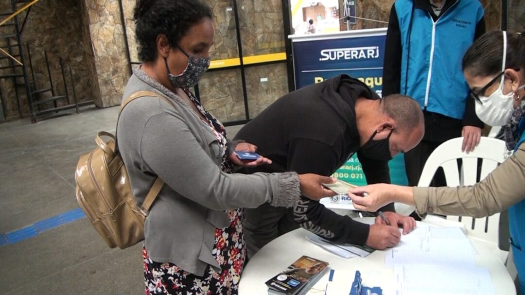 Entrega dos cartões do Supera Rio continua esta semana na Estação Livre