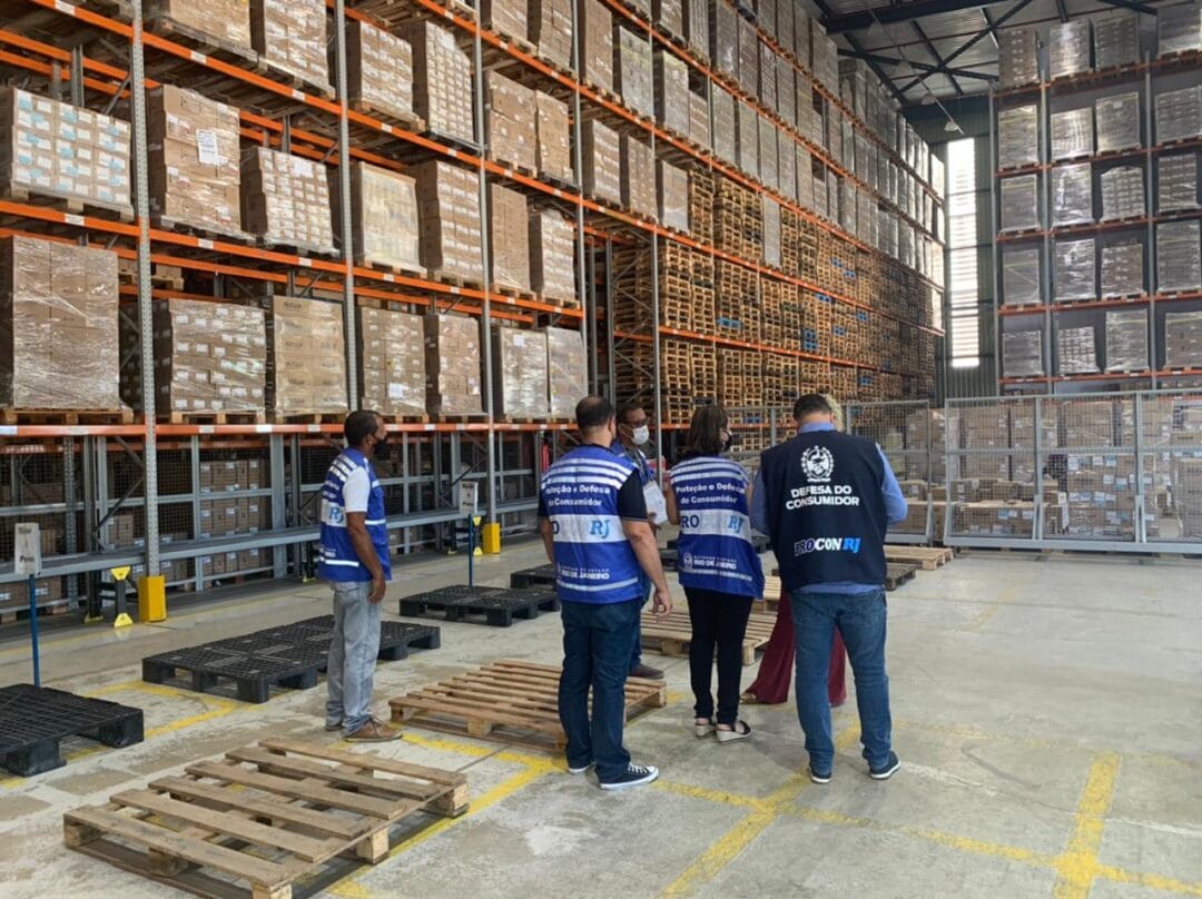 Procon do Estado fiscaliza locais que fazem testes de covid e influenza