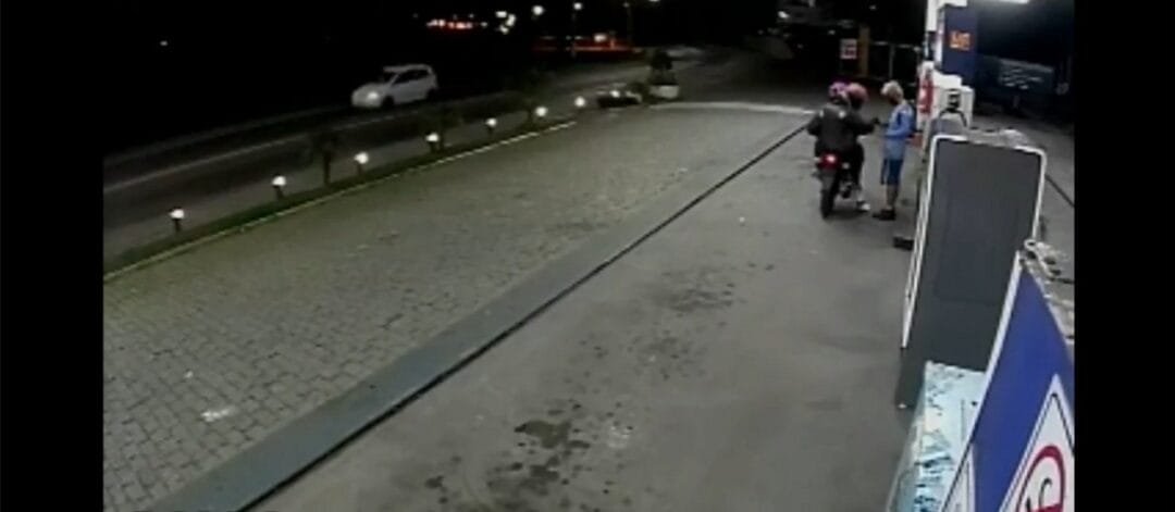Dupla em moto promove assaltos a estabelecimentos de Nova Friburgo￼
