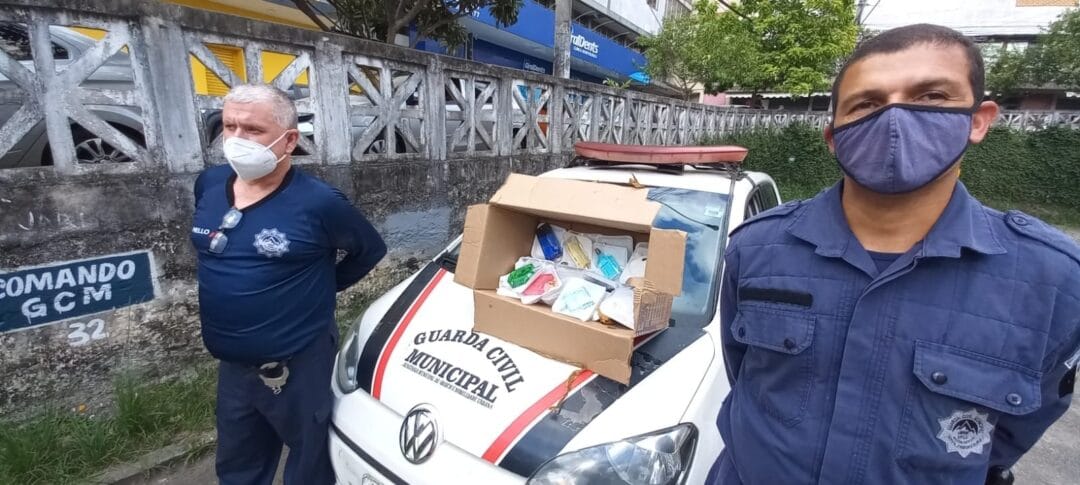 Guarda Municipal apreende perfumes falsificados vendidos por ambulantes