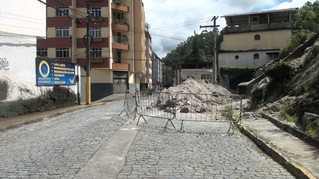 Ocorrências são registradas devido à chuva no fim de semana; rua Carlos Éboli continua interditada￼