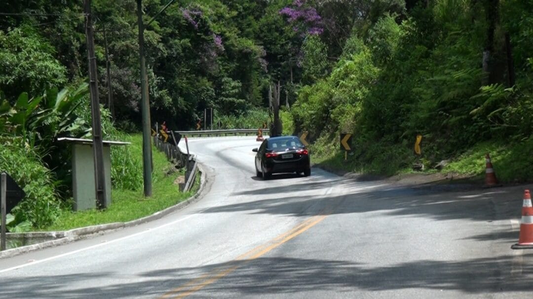 Obra de contenção e desobstrução de trecho da RJ 116 deve começar no próximo mês