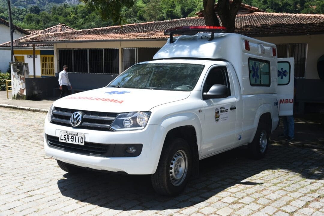Município entrega ambulância recém reformada para comunidade de Riograndina￼