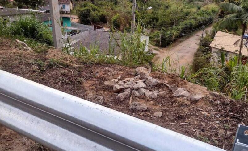 Dois meses após acidente, guard rail é instalado na Parada Folly