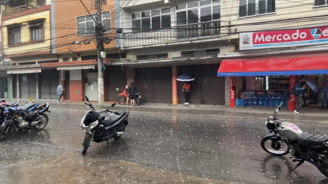 Forte chuva acompanhada de granizo atinge Nova Friburgo