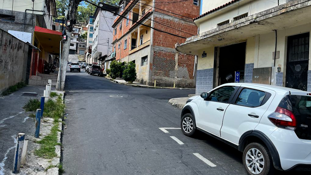 Após precisarem ser refeitas, obras na Rua Minas Gerais são concluídas