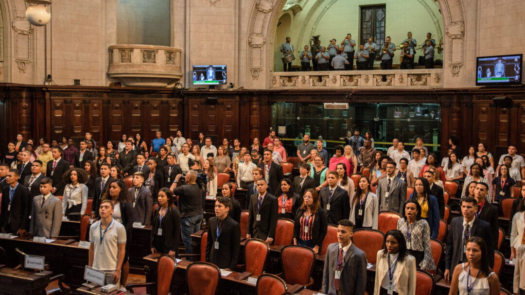 Parlamento Juvenil: jovens de 14 a 17 anos podem se inscrever até o dia 25 de junho