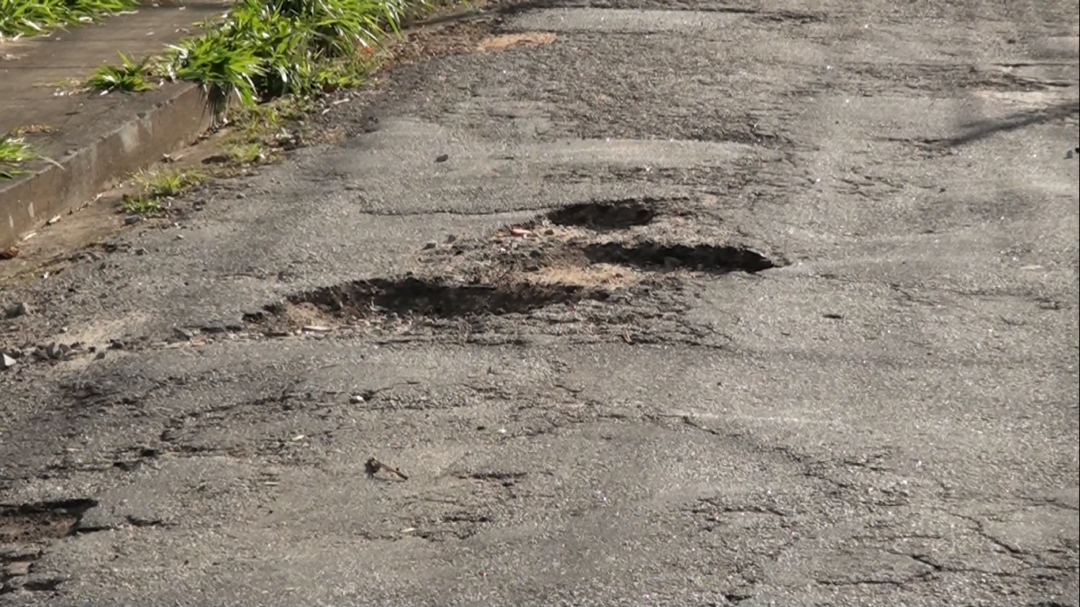 Prefeitura assina contrato de R$ 2,5 milhões para realizar operação tapa buraco