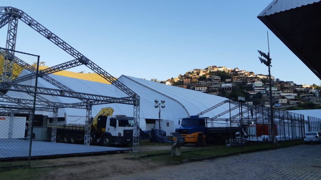 Governo está autorizado a construir hospitais em espaços públicos cobertos em bom estado