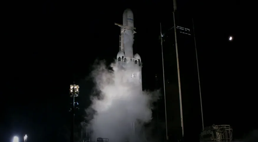 SpaceX: empresa realiza lançamento do maior satélite de comunicação do mundo nesta madrugada