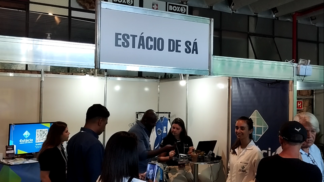 Stand da Estácio Friburgo na Fepro 2023 oferece atividades gratuitas para a população