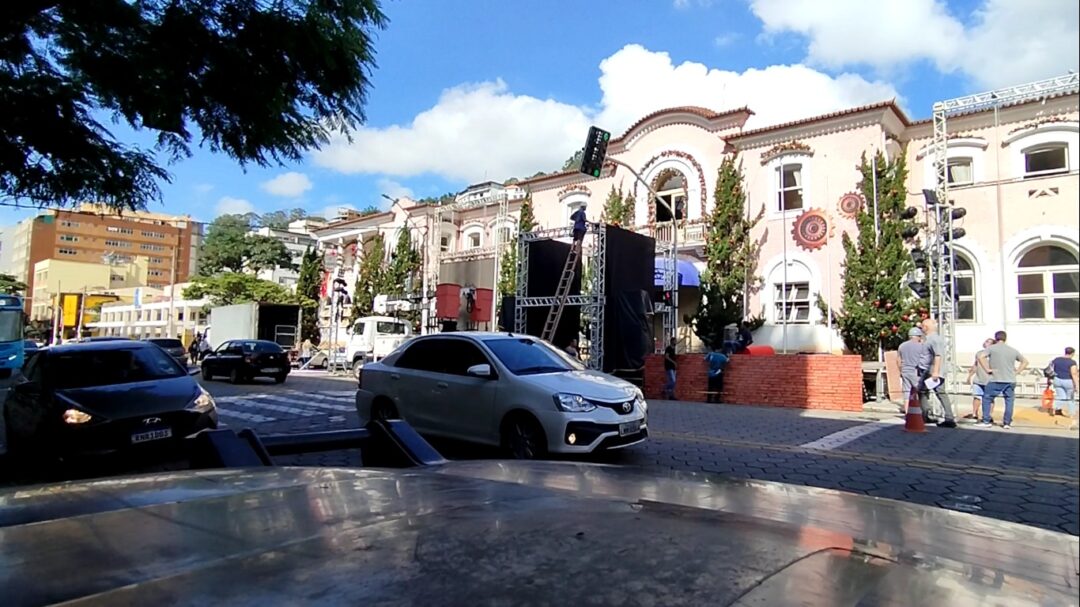 Trânsito no centro de Nova Friburgo terá mudanças para desfiles de Natal