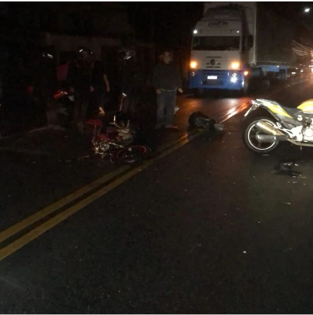 Duas motos batem de frente no bairro Ypu nesta quarta, 31