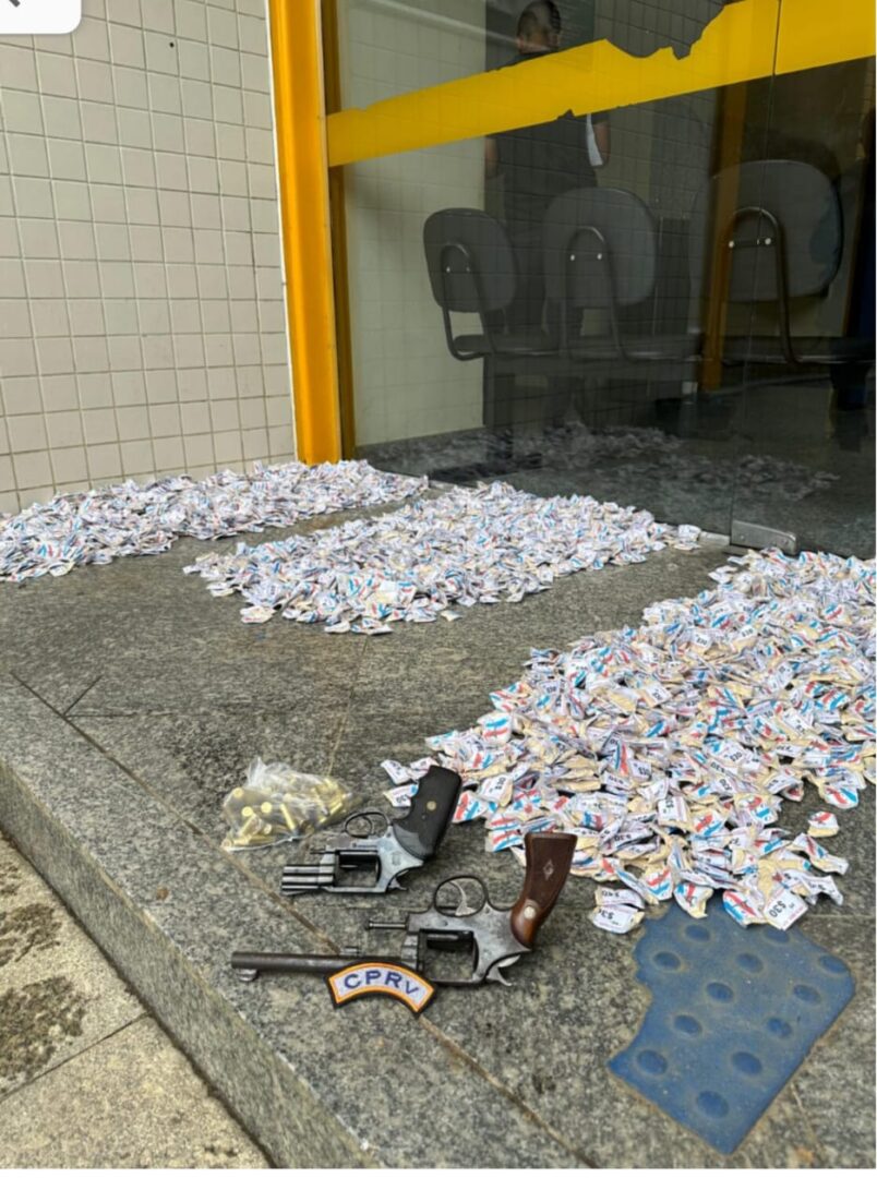 Tráfico em Nova Friburgo: homem é preso com mais de cinco mil papelotes de cocaína e duas armas de fogo