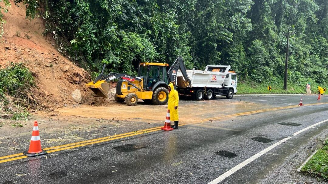 Chuvas intensas provocam alterações nas estradas que dão acesso a Nova Friburgo e Teresópolis