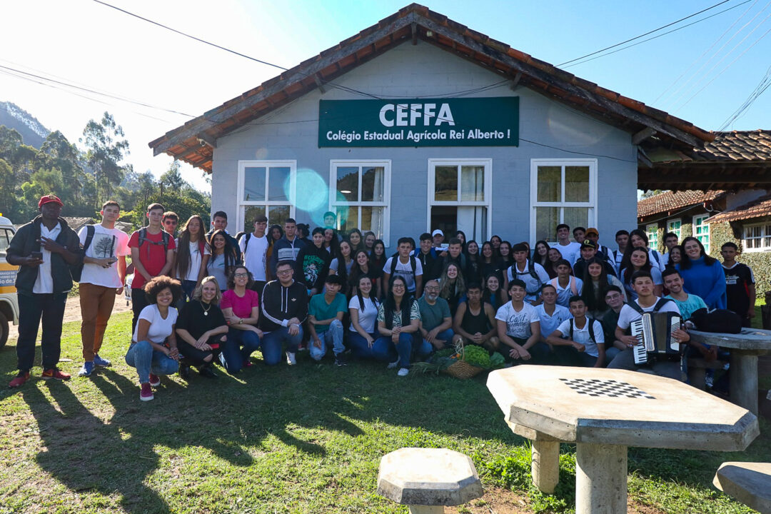 Colégio Estadual Agrícola Rei Alberto I, em Nova Friburgo, recebe visita de representantes do Consulado Belga