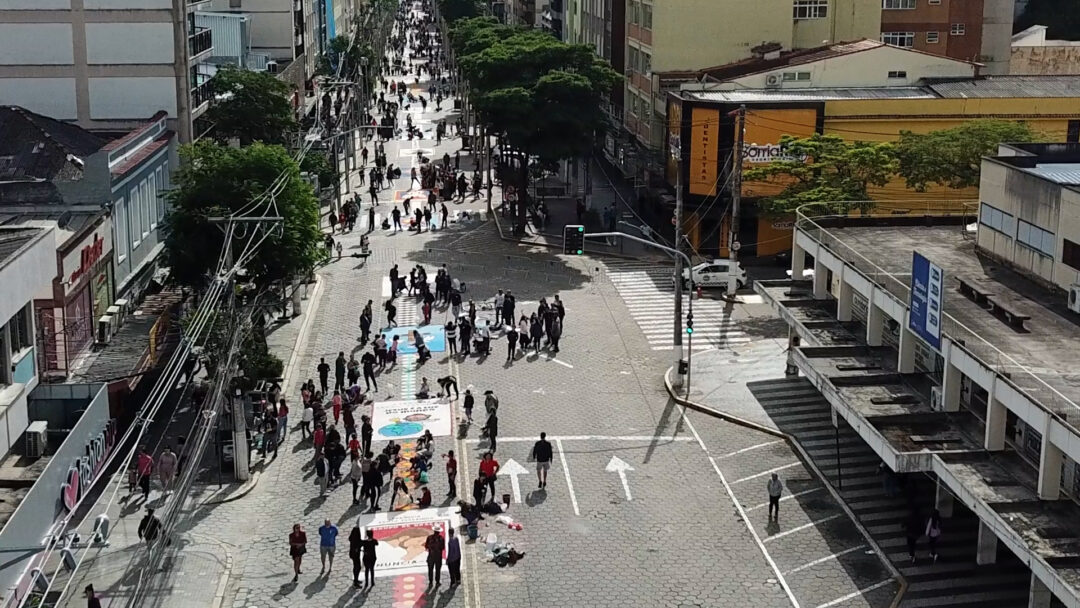 Corpus Christi: avenida de Nova Friburgo ganha colorido especial com tradicionais tapetes de sal