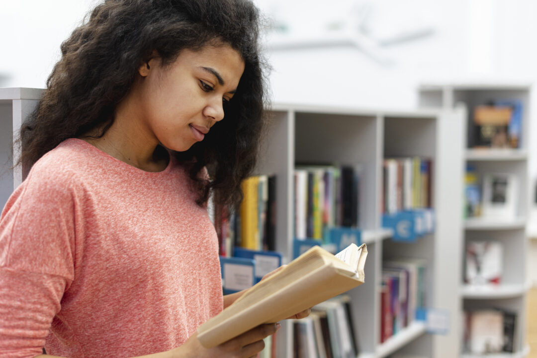 “Cartão do Saber”: agora alunos da rede pública estadual do Rio tem benefício na compra de livros 