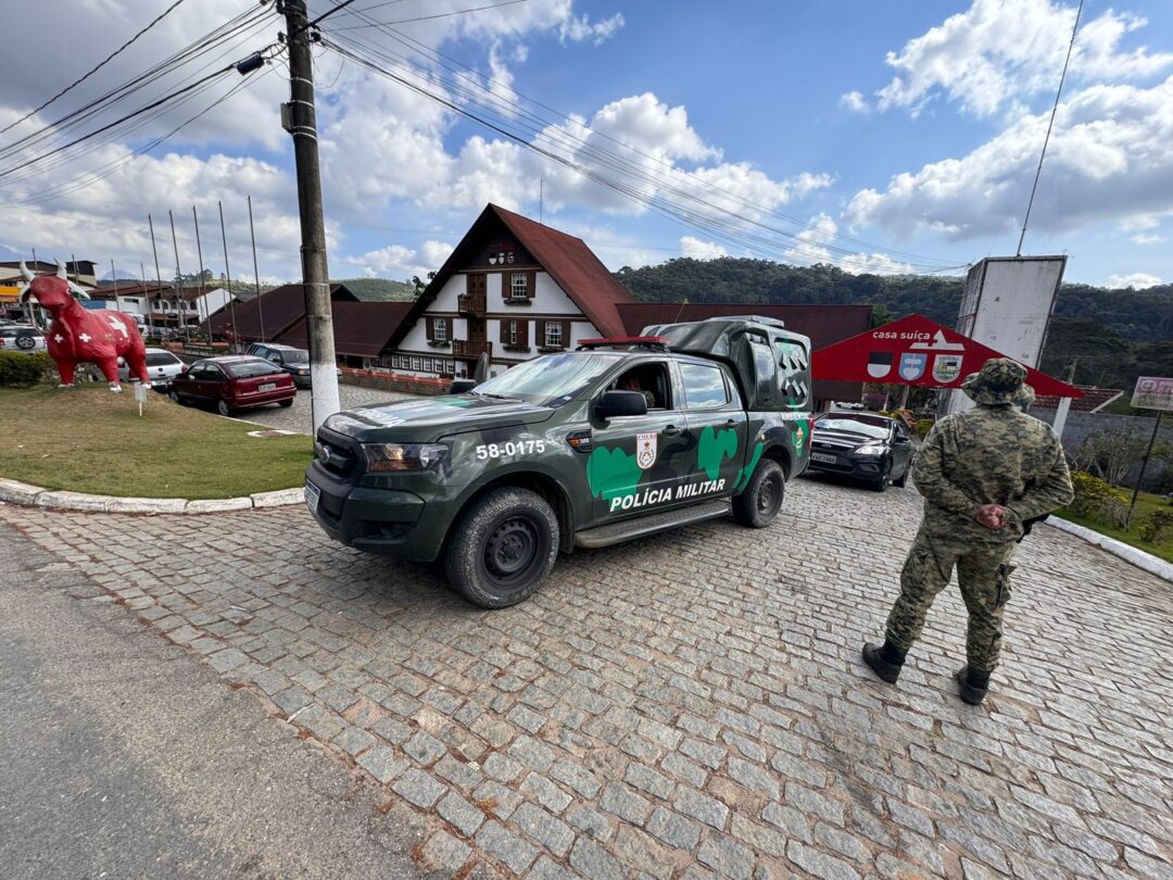 Queijaria sem licença é flagrada poluindo rio em Nova Friburgo após denúncia