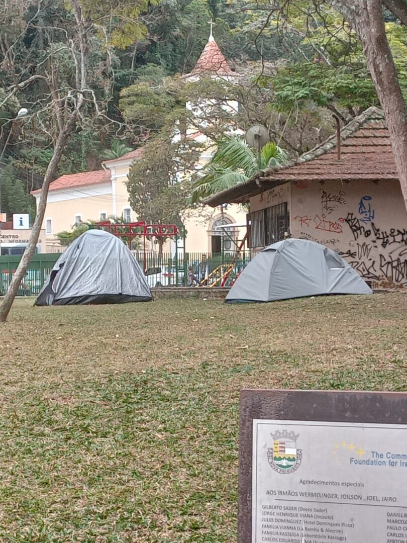 Praça do Suspiro, importante atração turística de Nova Friburgo, é utilizada de forma imprópria como camping