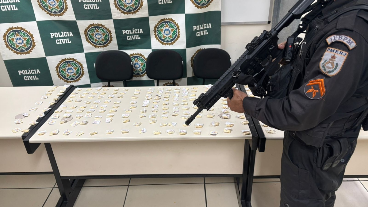 Ação conjunta da polícia em Friburgo prende três homens com grande quantidade de drogas