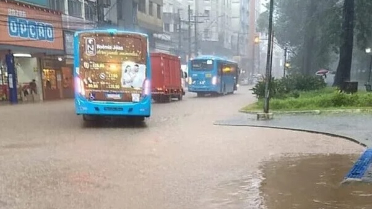 Cemaden emite alerta para riscos de deslizamentos e enchentes em Nova Friburgo