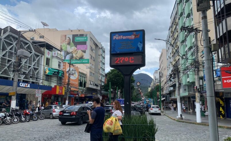 Nuvens no céu, calor no ar: Friburguenses enfrentam sensação térmica fora do padrão serrano