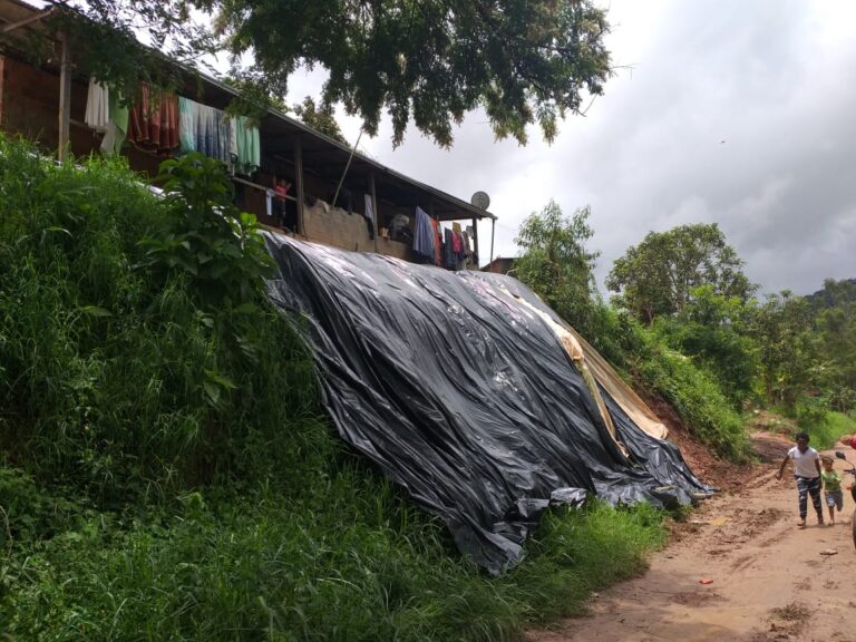 Deslizamento de terra no bairro  Prainha