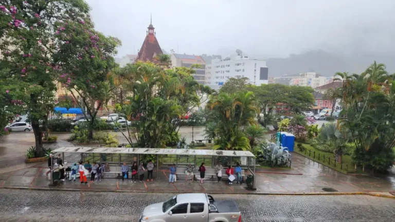 Nova Friburgo e região Serrana segue em alerta de chuvas fortes e ventania