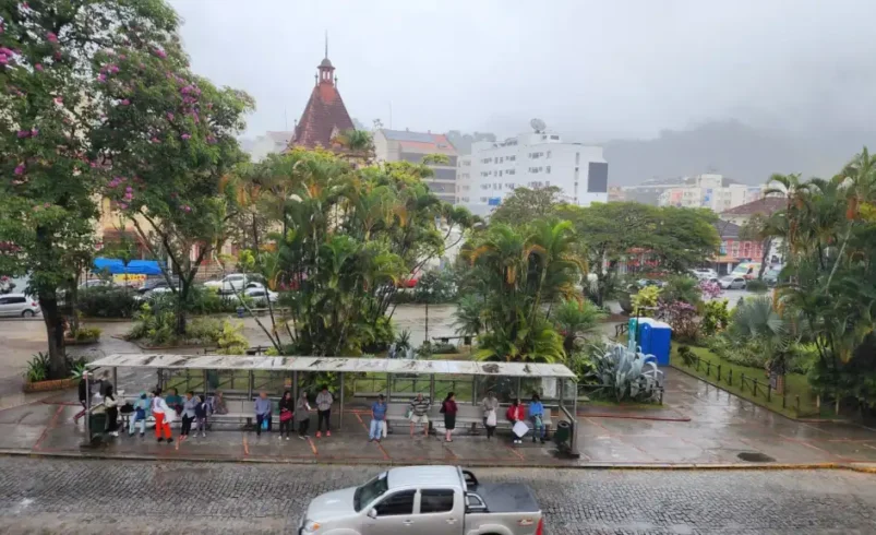 chuva na praça demerval barbosa