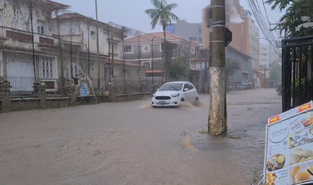 Defesa Civil emite alerta para chuvas fortes e ventania em Nova Friburgo