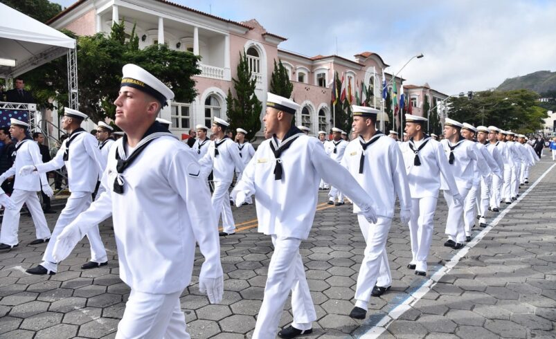 Marinha abre concurso com 533 vagas e salários de R$ 9 mil