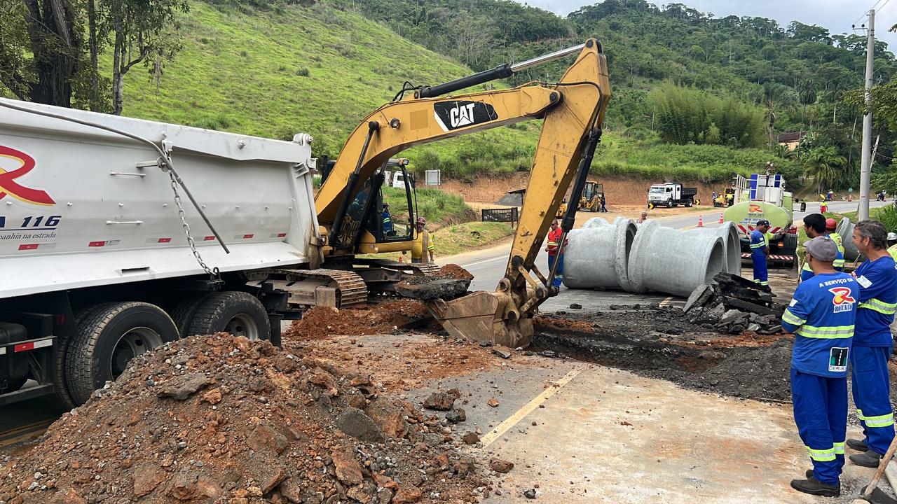 Obras na RJ-116: Sistema de Pare e Siga impacta trânsito em Bom Jardim e Cachoeiras de Macacu