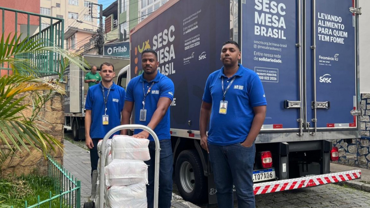 Sincomércio e Sesc RJ entregam três toneladas de alimentos em Nova Friburgo