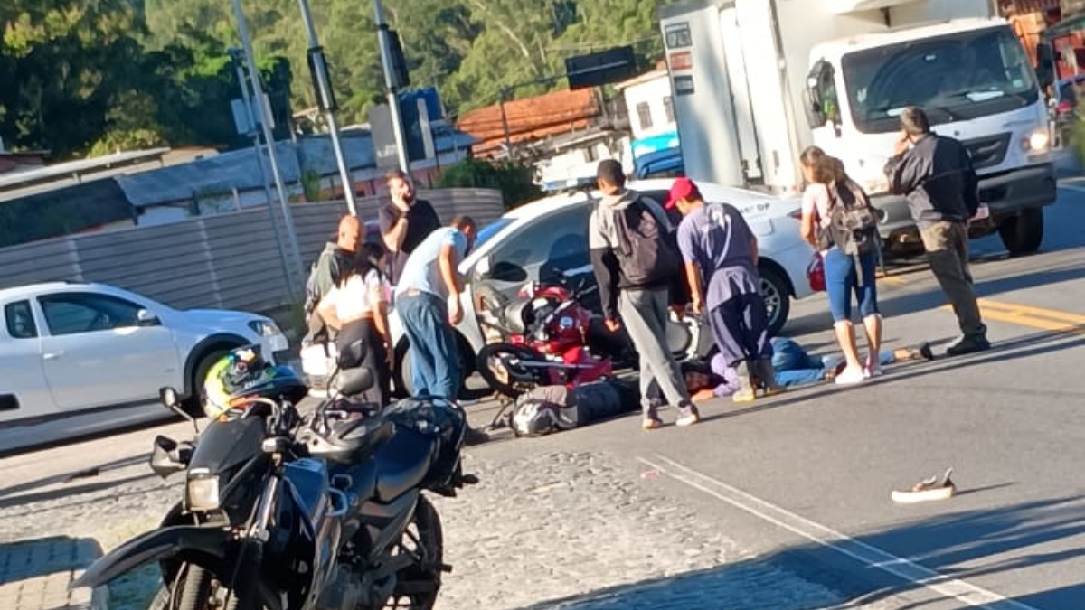 Acidente entre motos na RJ-116 em Mury deixa dois feridos