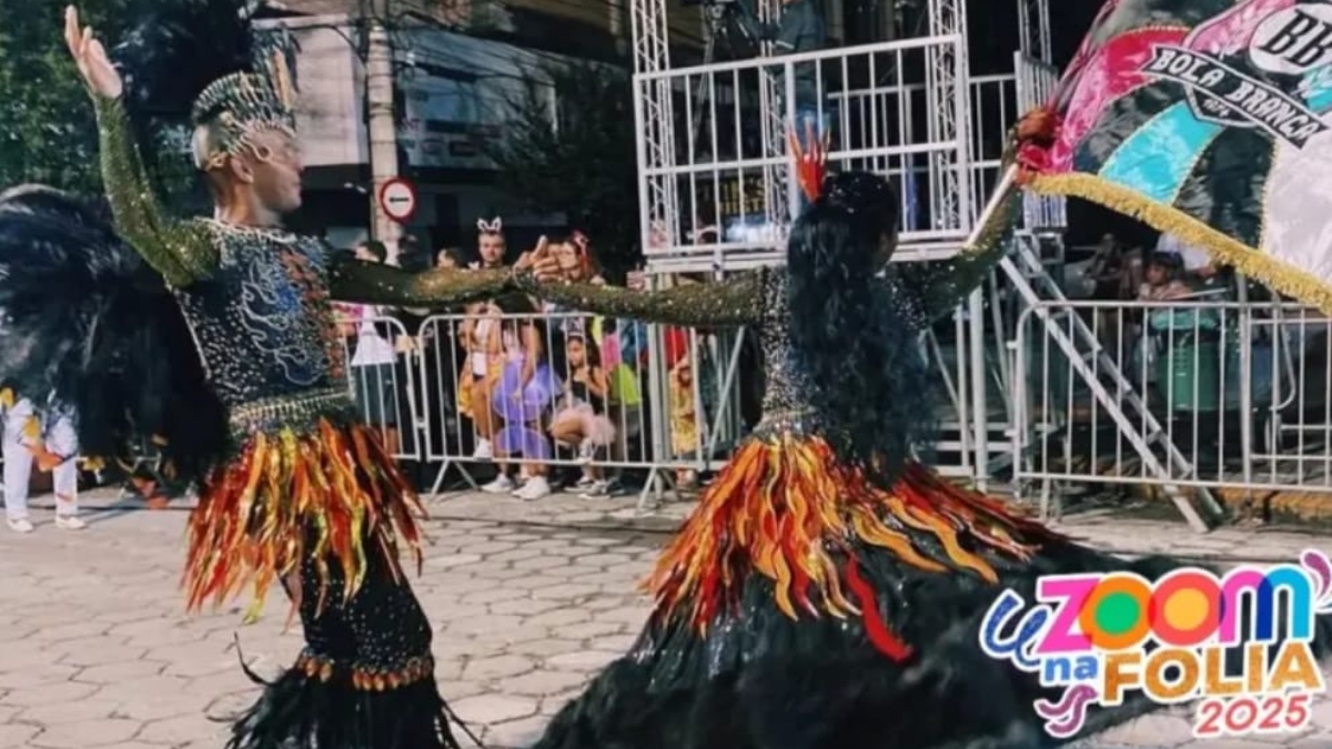 Samba só no pé. Bola Branca desfilará sem carros alegóricos