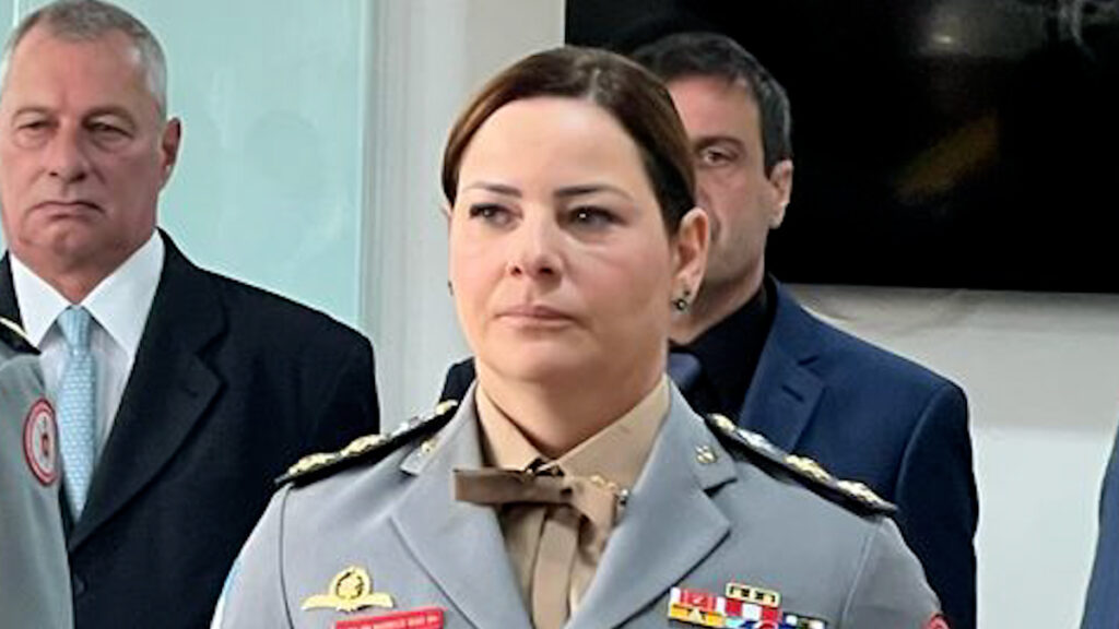 Tenente-Coronel Michelle Dias assume o 6º GBM e faz história em Friburgo