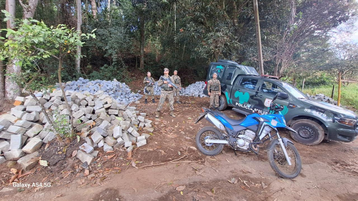 UPAm Três Picos identifica extração mineral ilegal em Friburgo