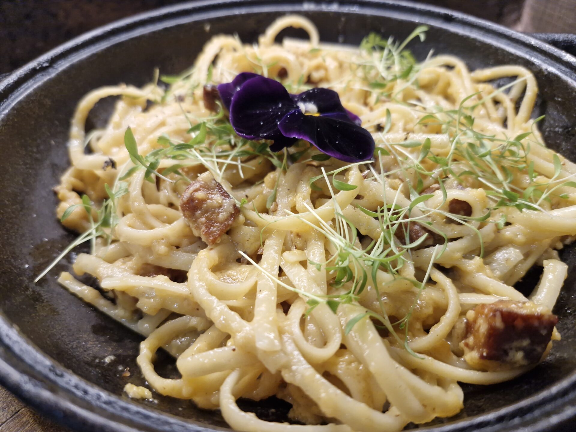 Receita de Linguine à Carbonara Vegetariano com Tofu Defumado