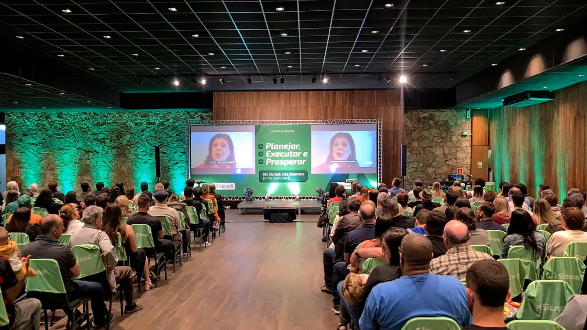 Prestação de contas do Sicredi lota auditório em Friburgo e reforça confiança com associados