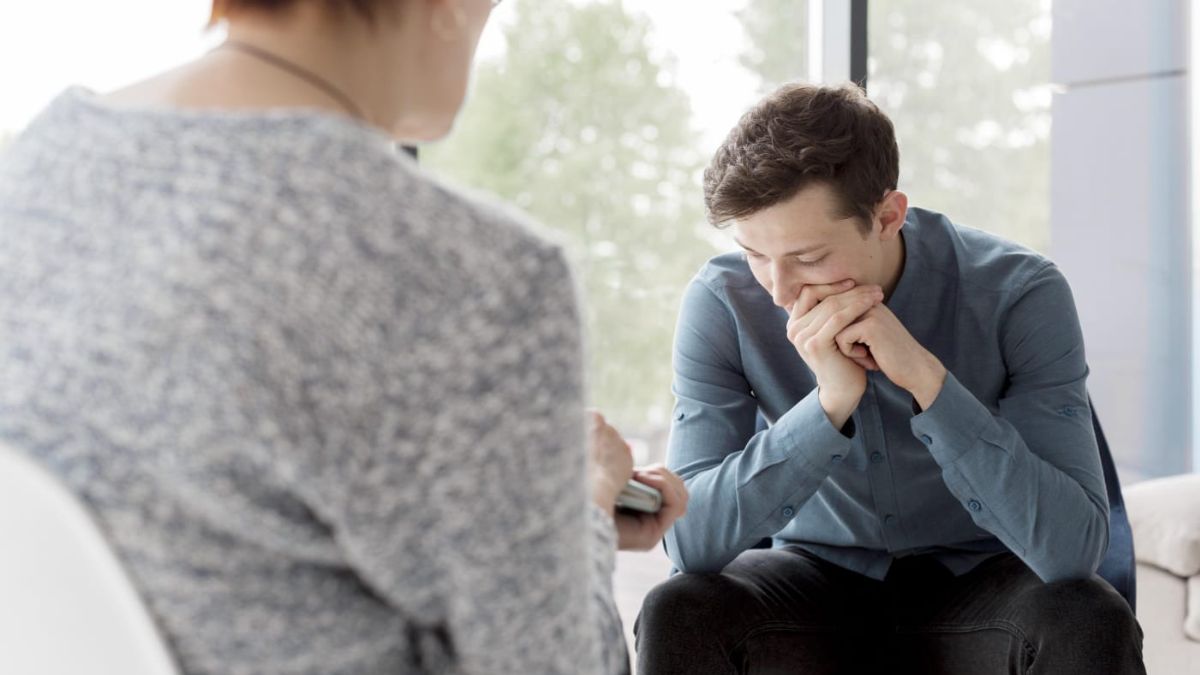 Homens evitam falar de emoções e números revelam consequências