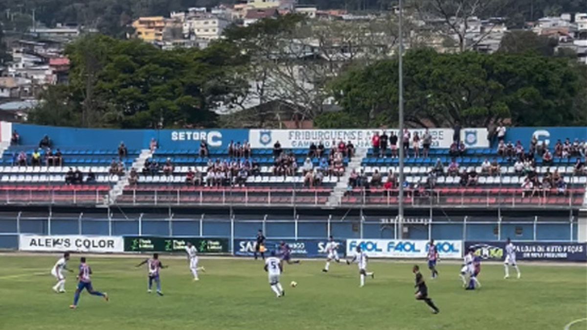 Friburguense estreia com derrota em casa na Série B1