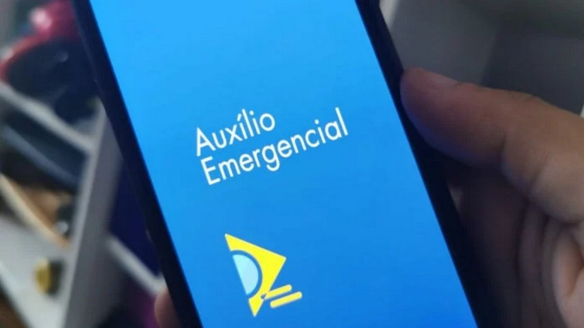 Governo cobra devolução do auxílio emergencial de 177 mil famílias