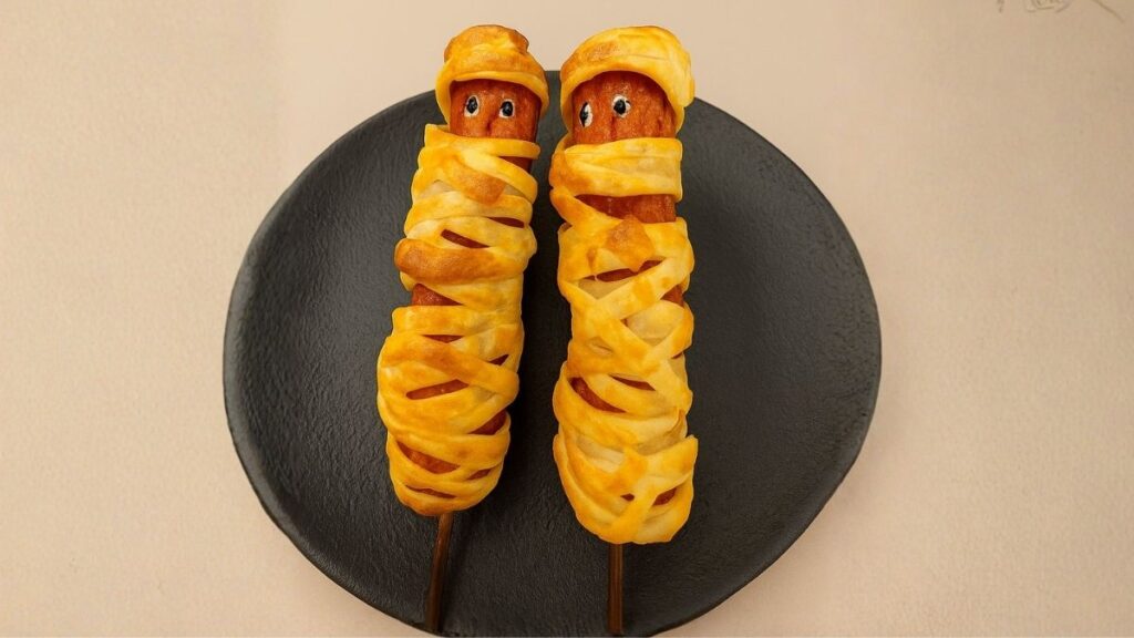 Múmias de salsicha: petisco divertido e fácil para o Halloween